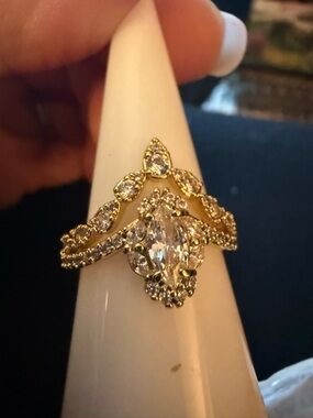 Gold with cubic zirconia